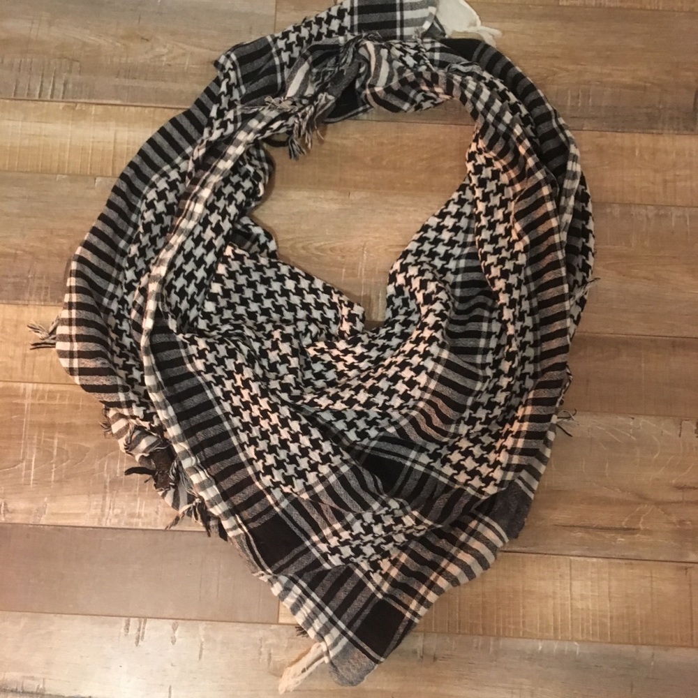 Square scarf